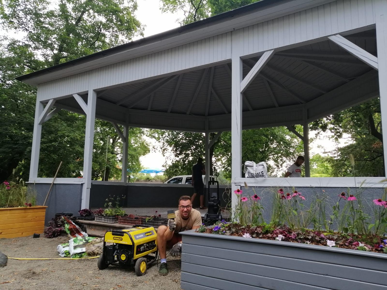 56364626-8121-4deb-820a-44351d09663a